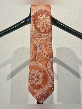Geoffrey Beene Salmon Paisley 100% Silk Tie